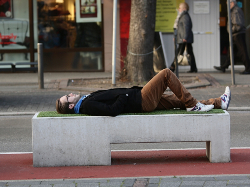 Strassenmöbel "Sitzen im Grünen"