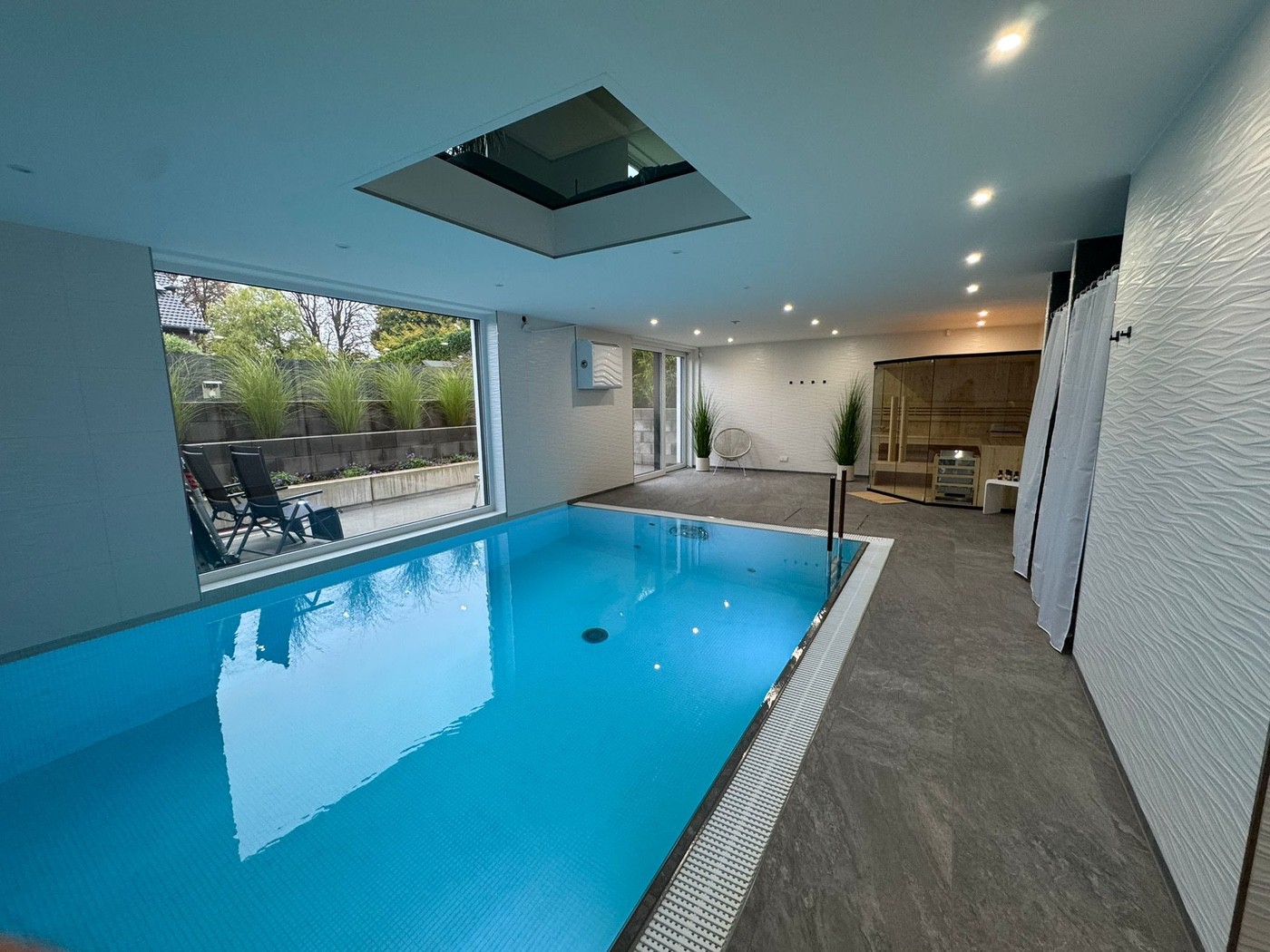 Einfamilienwohnhaus in Wülfrath mit Indoor Pool